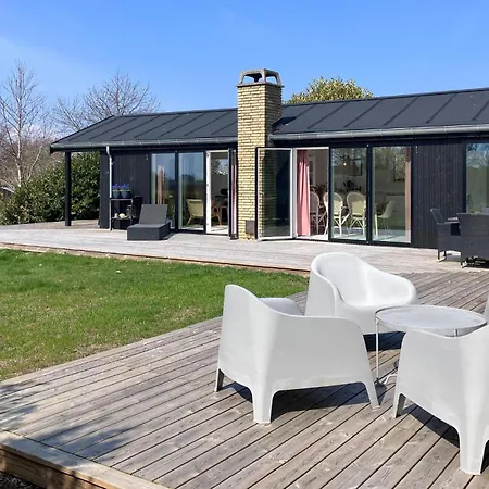 Semesterbostad In Hyllinge With House Sea View