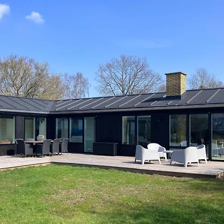 In Hyllinge With House Sea View Semesterbostad