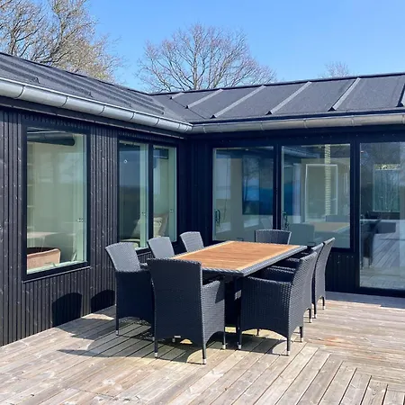 In Hyllinge With House Sea View Semesterbostad