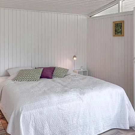 Semesterbostad In Hyllinge With House Sea View