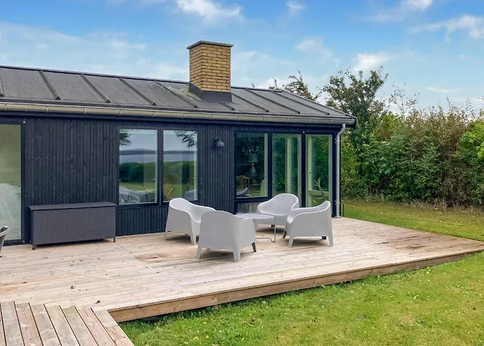 Semesterbostad In Hyllinge With House Sea View